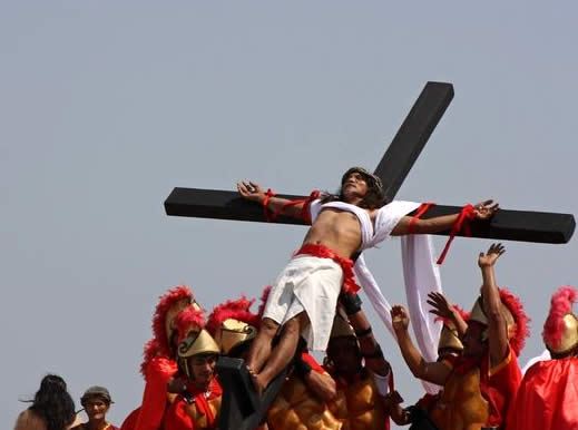 como é comemorada a páscoa nas Filipinas